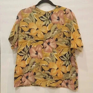 Renaissance sportswear floral top Size M